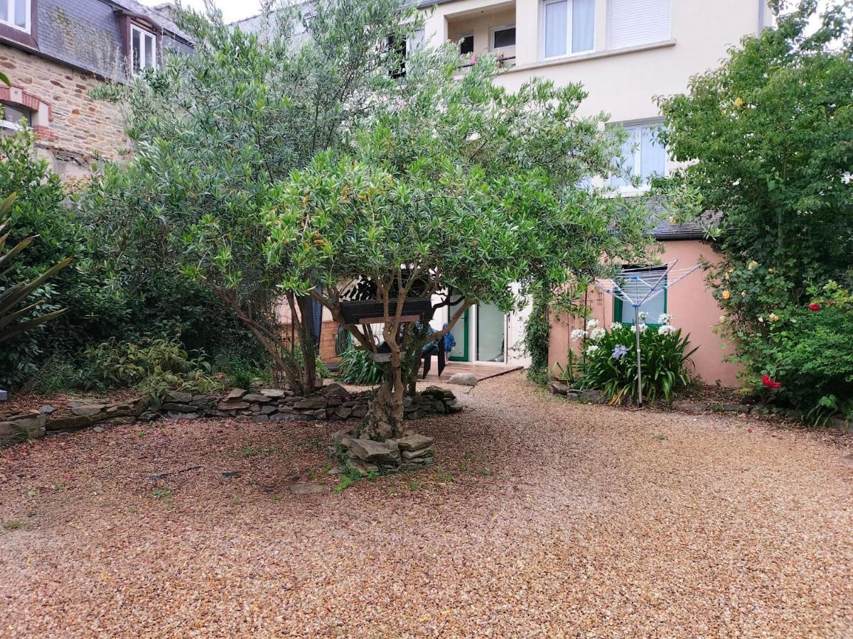 Appartement Au Centre Ville Avec Un Beau Jardin Prive Ланьон Екстериор снимка